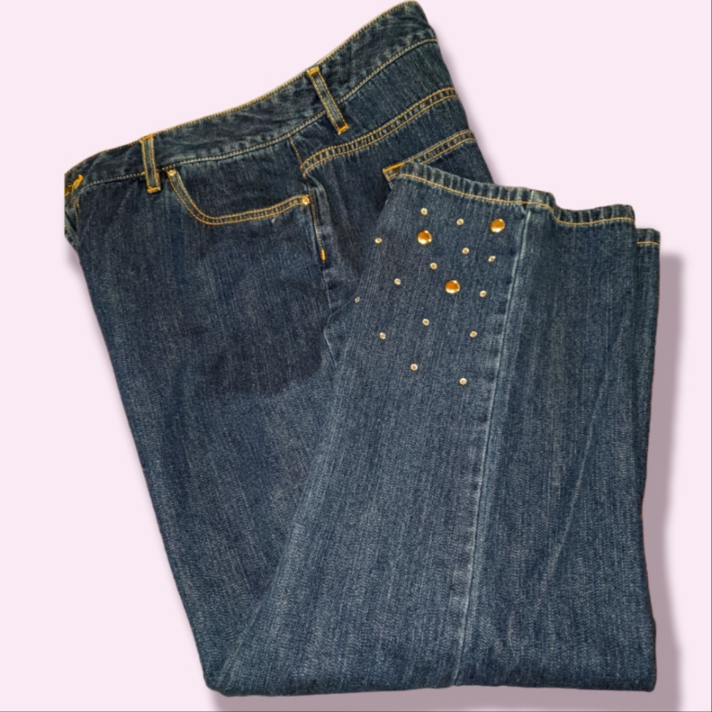 FIRST ISSUE LIZ CLAIBORNE  STUDDED DENIM CAPRIS